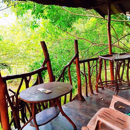 Hotel Sigiriya Rock Gate Tree House Exterior foto