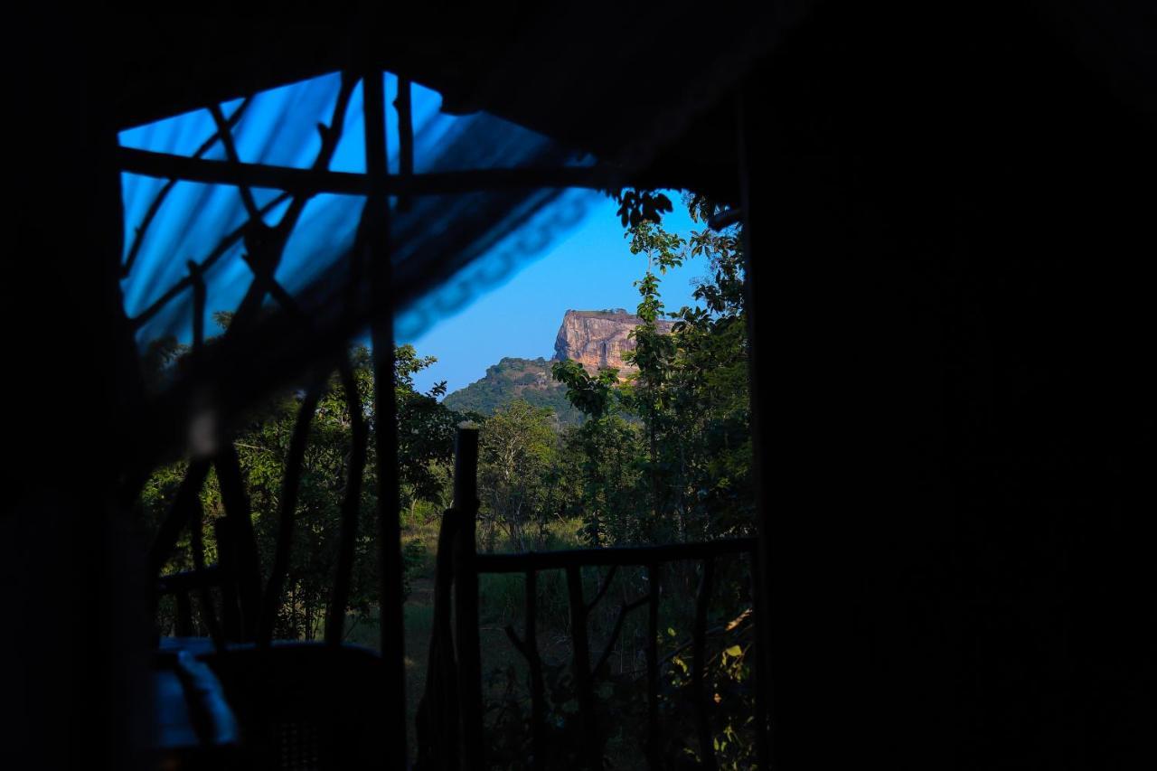 Hotel Sigiriya Rock Gate Tree House Exterior foto