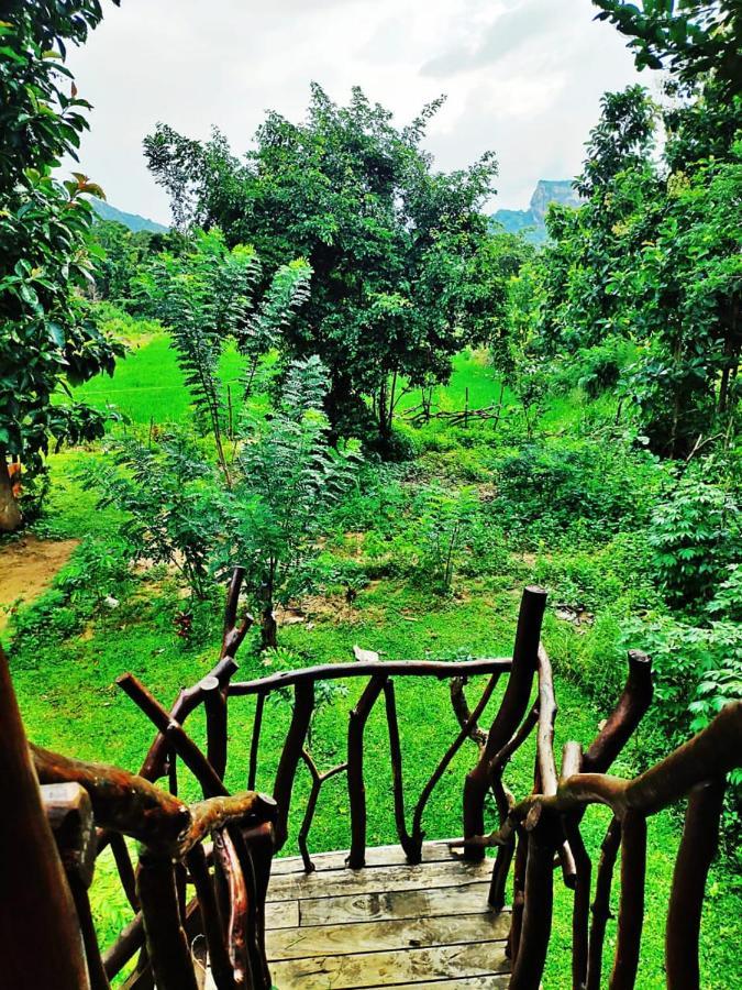 Hotel Sigiriya Rock Gate Tree House Exterior foto